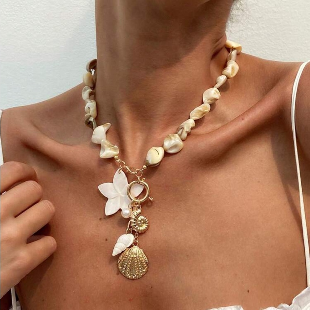 Shell Bead Necklace with sea shell charm M685
